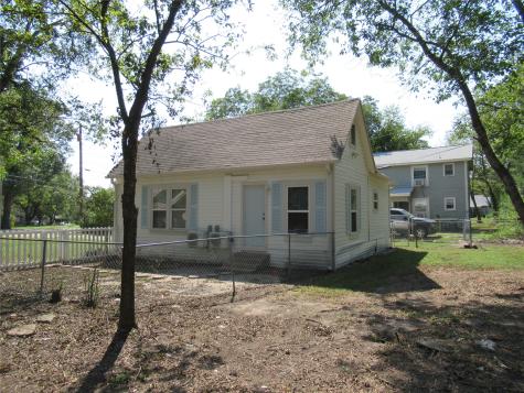 1402 Walnut Street Commerce TX 75428