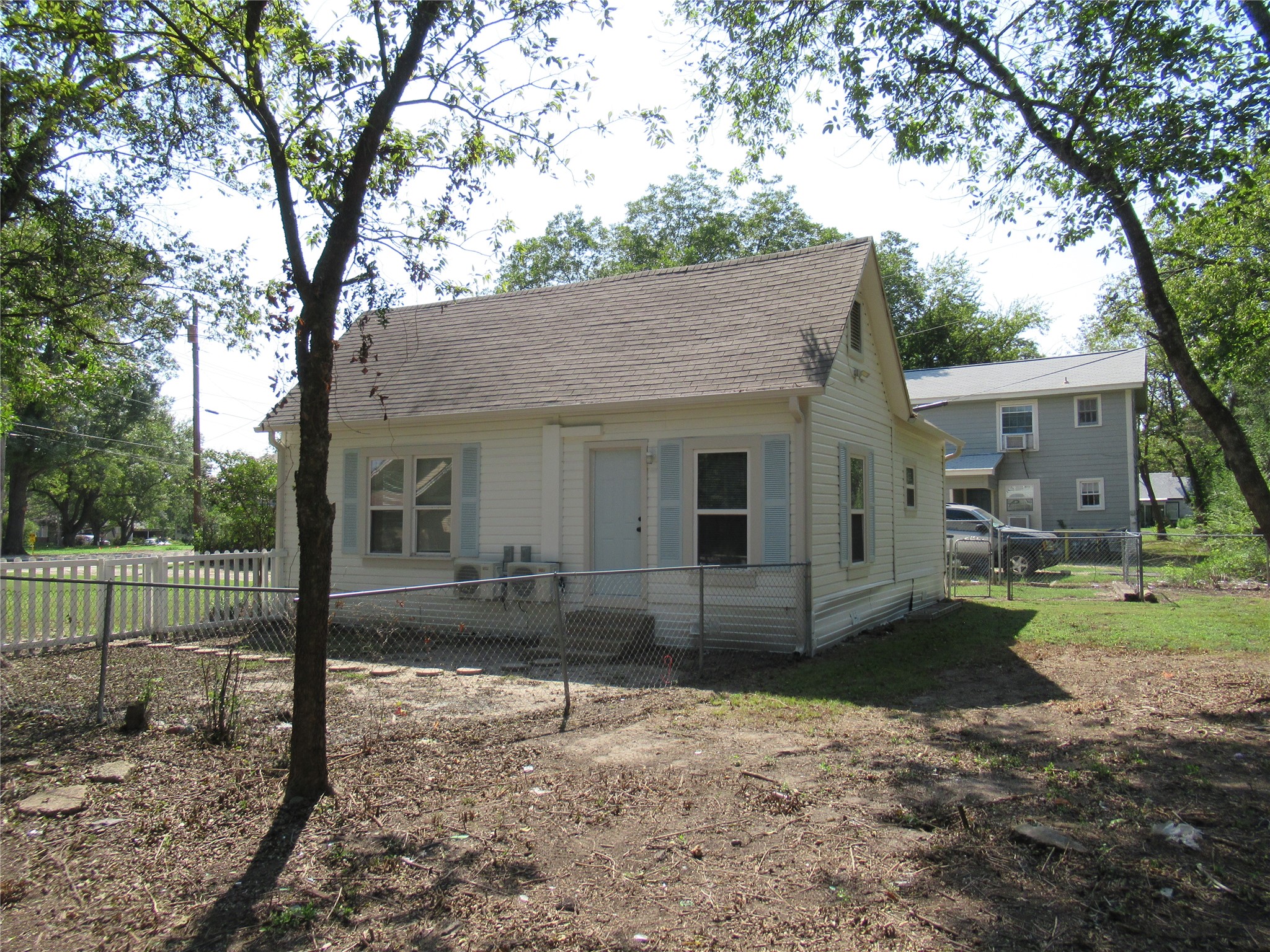 1402 Walnut Street Commerce TX 75428