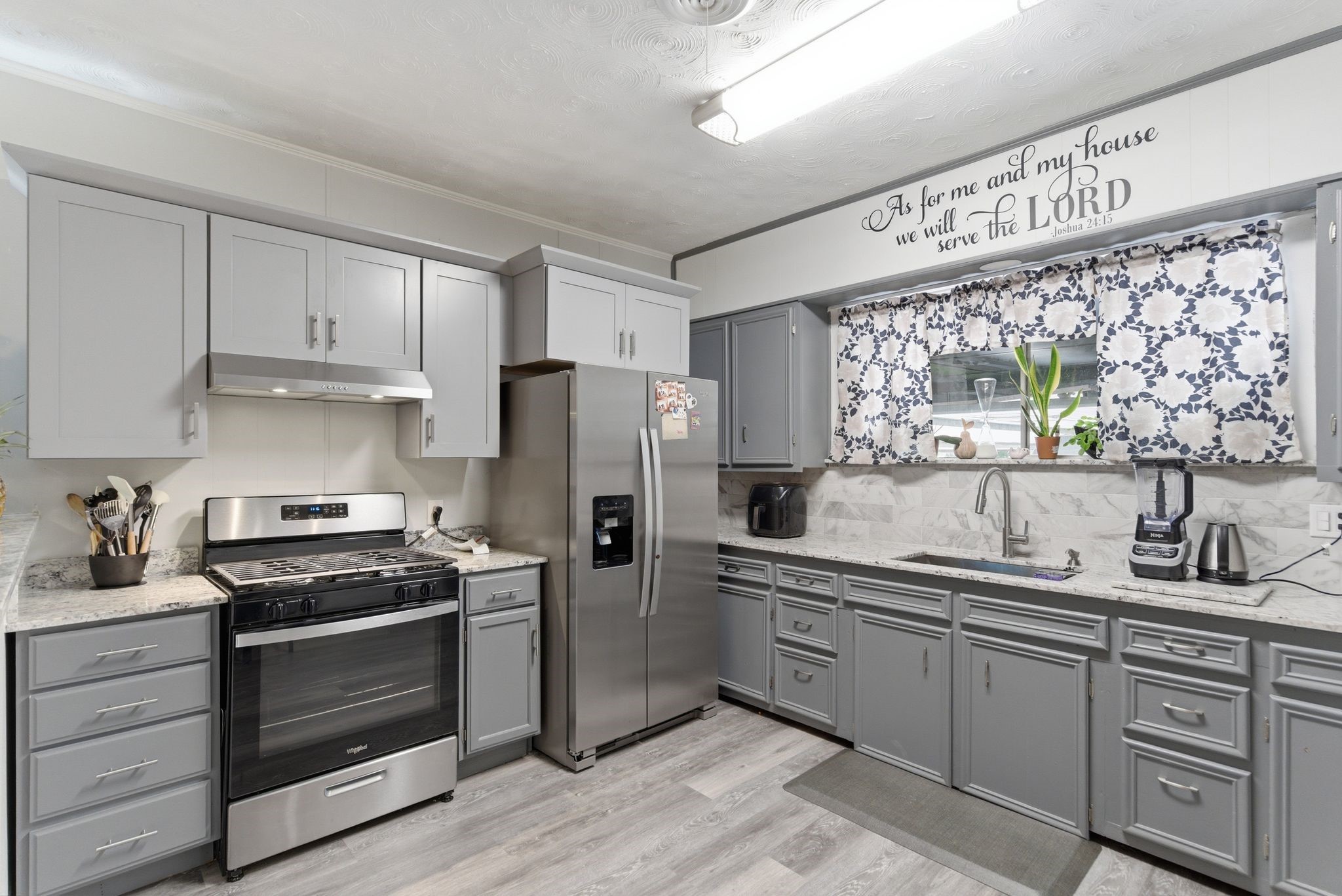 401 W Mesquite Street Gunter TX 75058