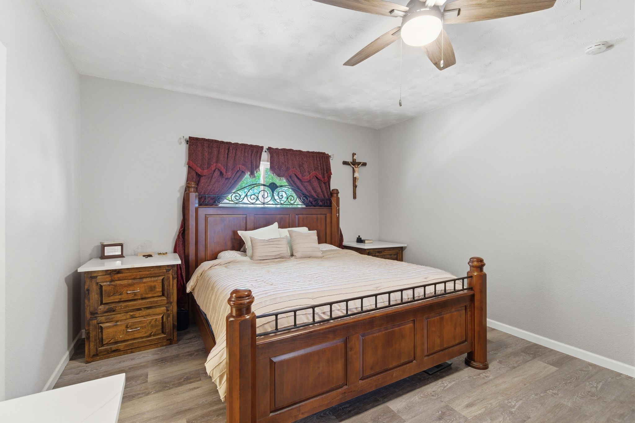 401 W Mesquite Street Gunter TX 75058