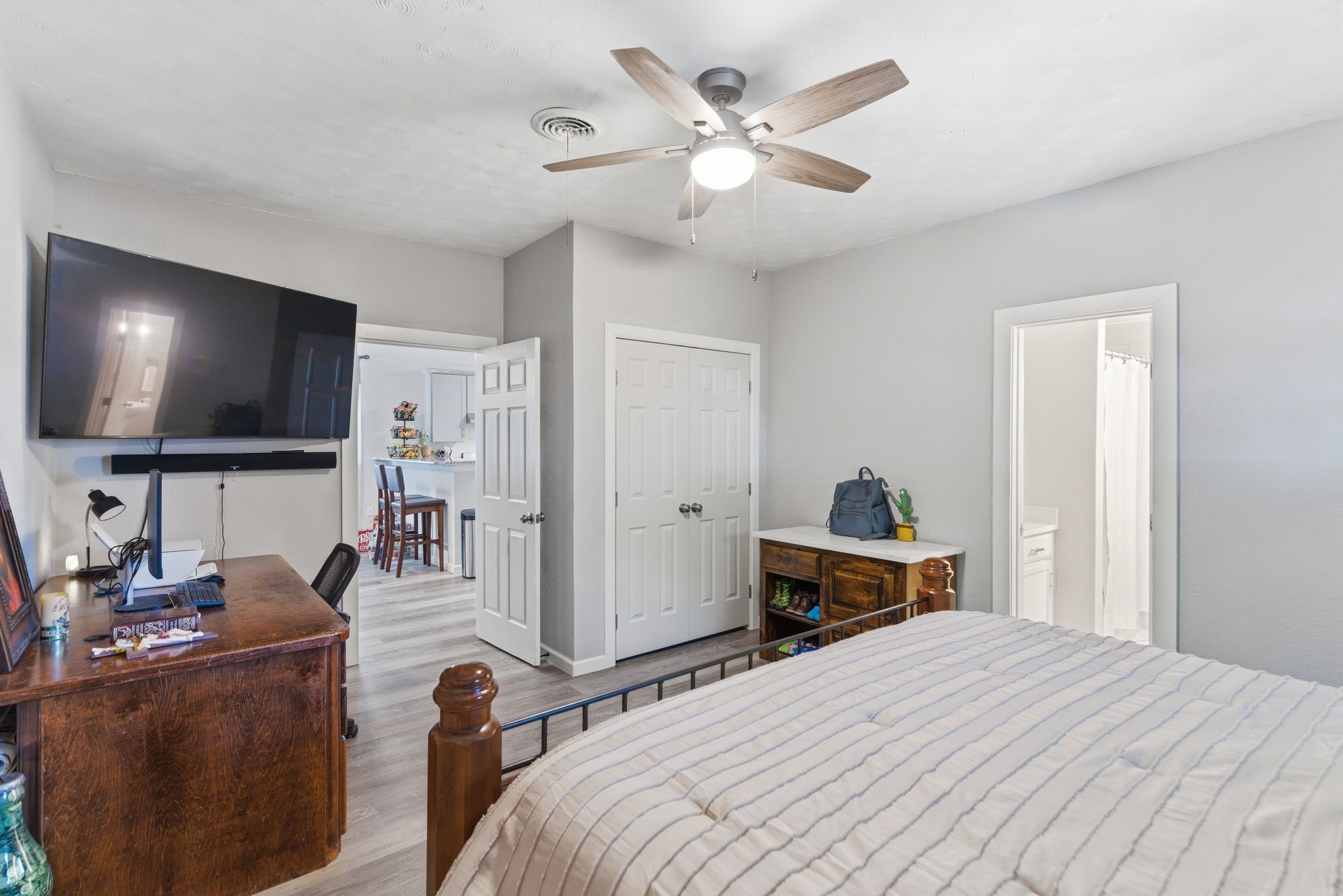 401 W Mesquite Street Gunter TX 75058