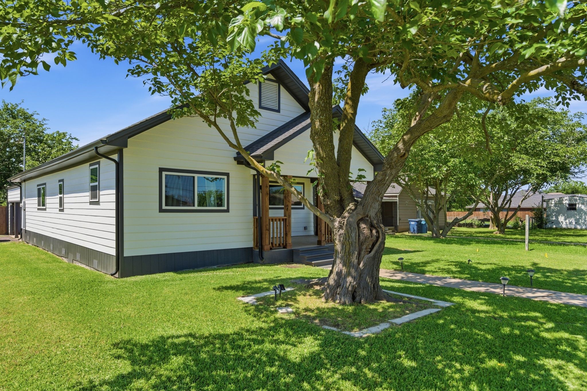 401 W Mesquite Street Gunter TX 75058