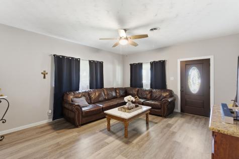 401 W Mesquite Street Gunter TX 75058