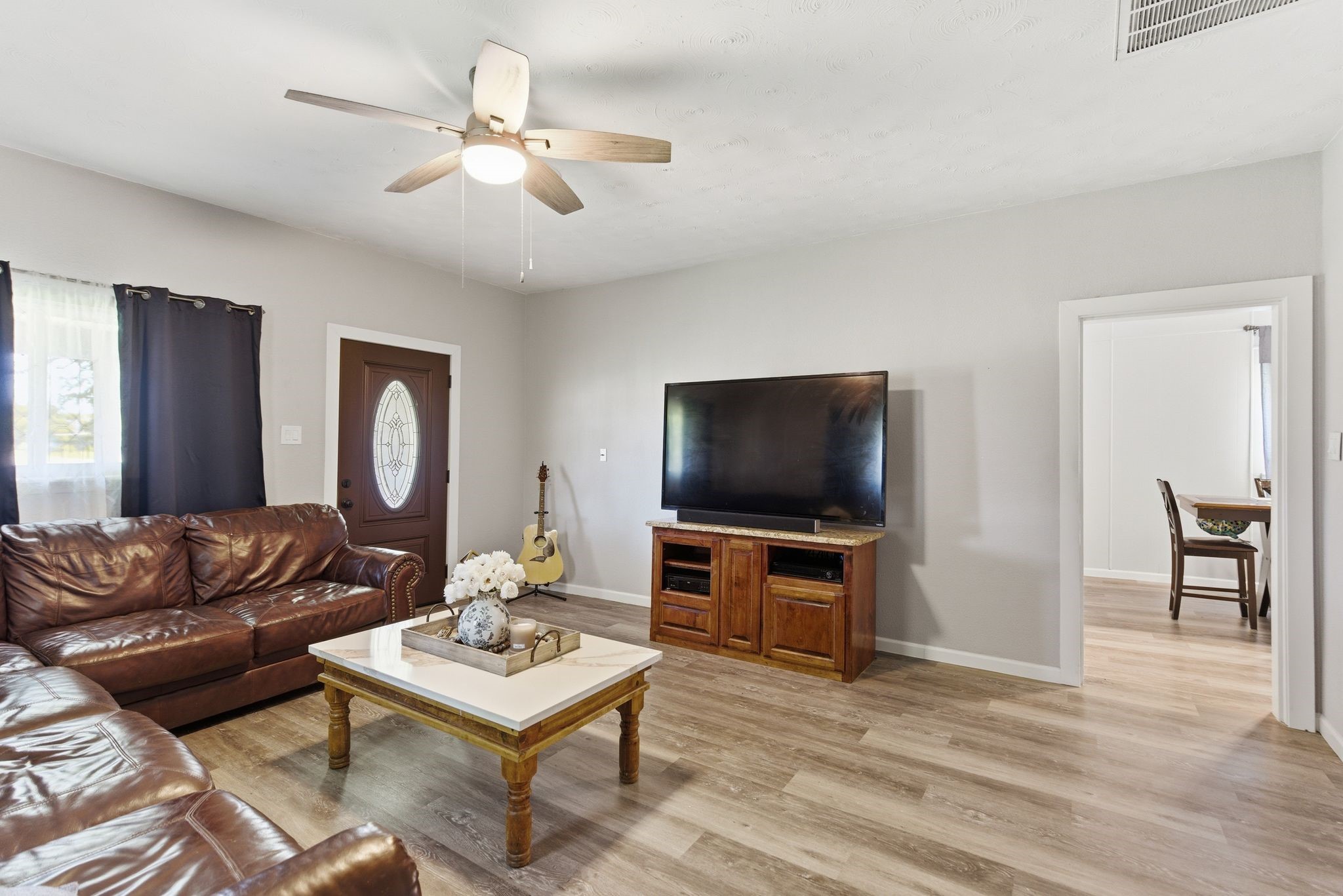 401 W Mesquite Street Gunter TX 75058