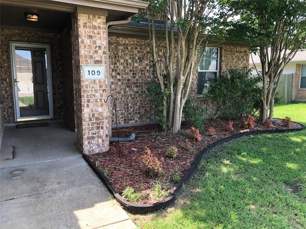 109 Pebble Creek Lane Terrell TX 75160