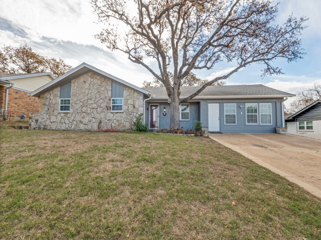 1609 Signet Drive Euless TX 76040
