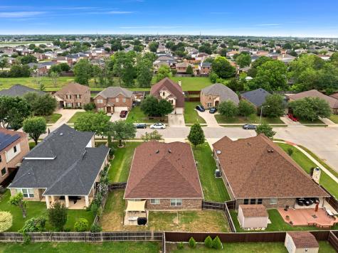 6027 Cedar Glen Drive Grand Prairie TX 75052