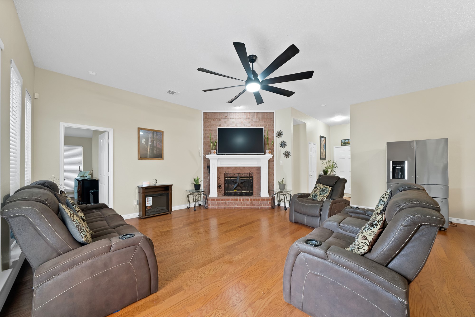 1625 Deer Creek Drive Desoto TX 75115