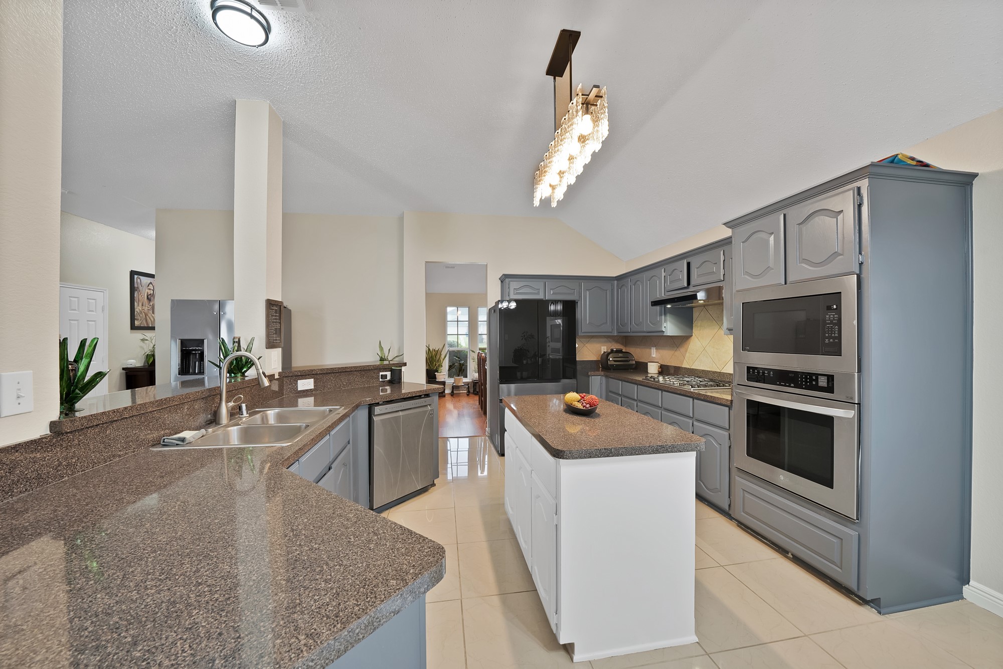 1625 Deer Creek Drive Desoto TX 75115