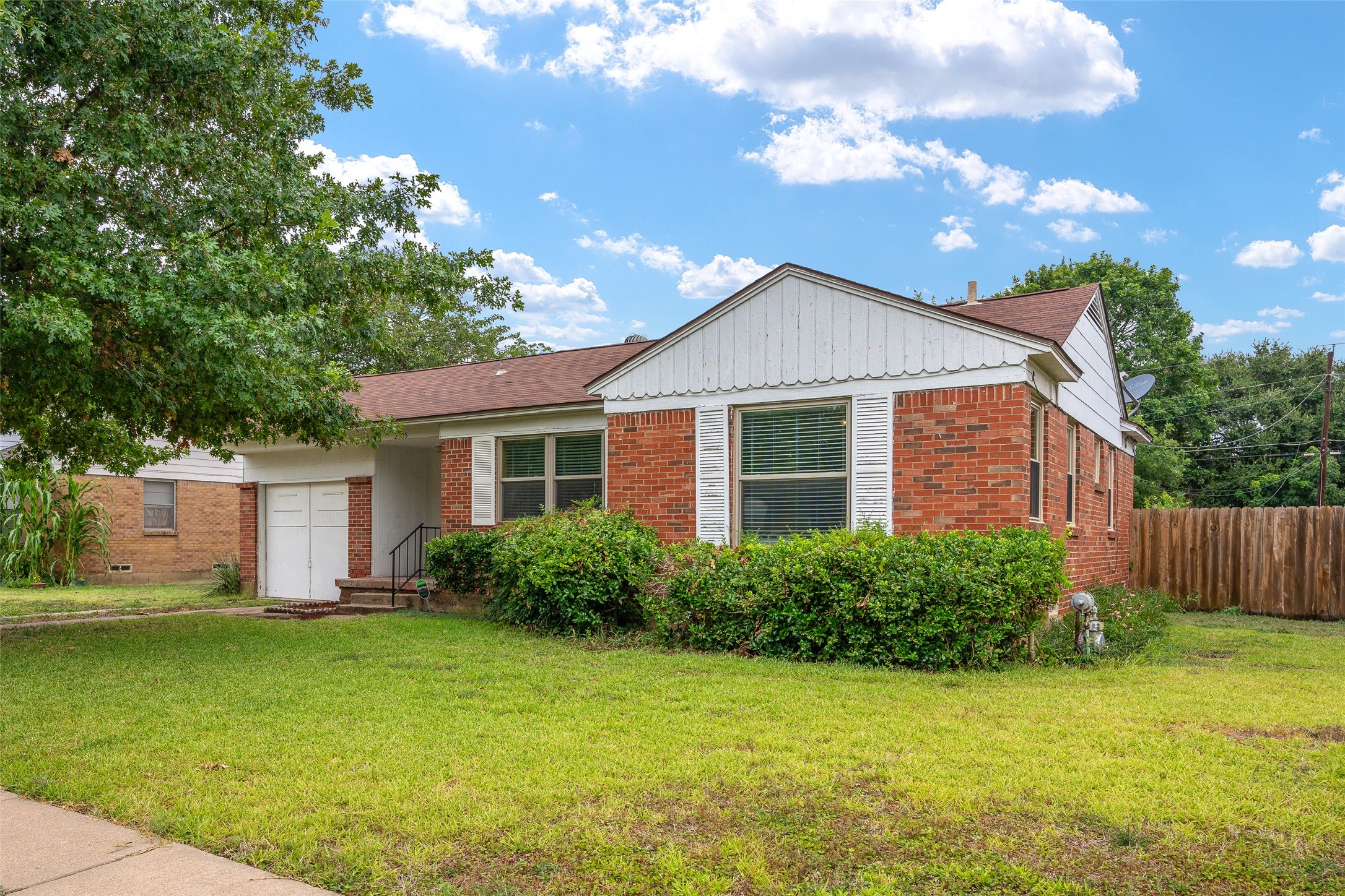 2305 Brooks Street Garland TX 75041