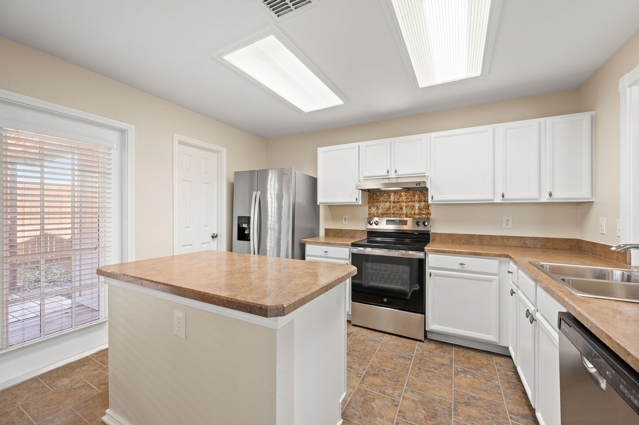 10104 Chapel Glen Terrace Fort Worth TX 76116