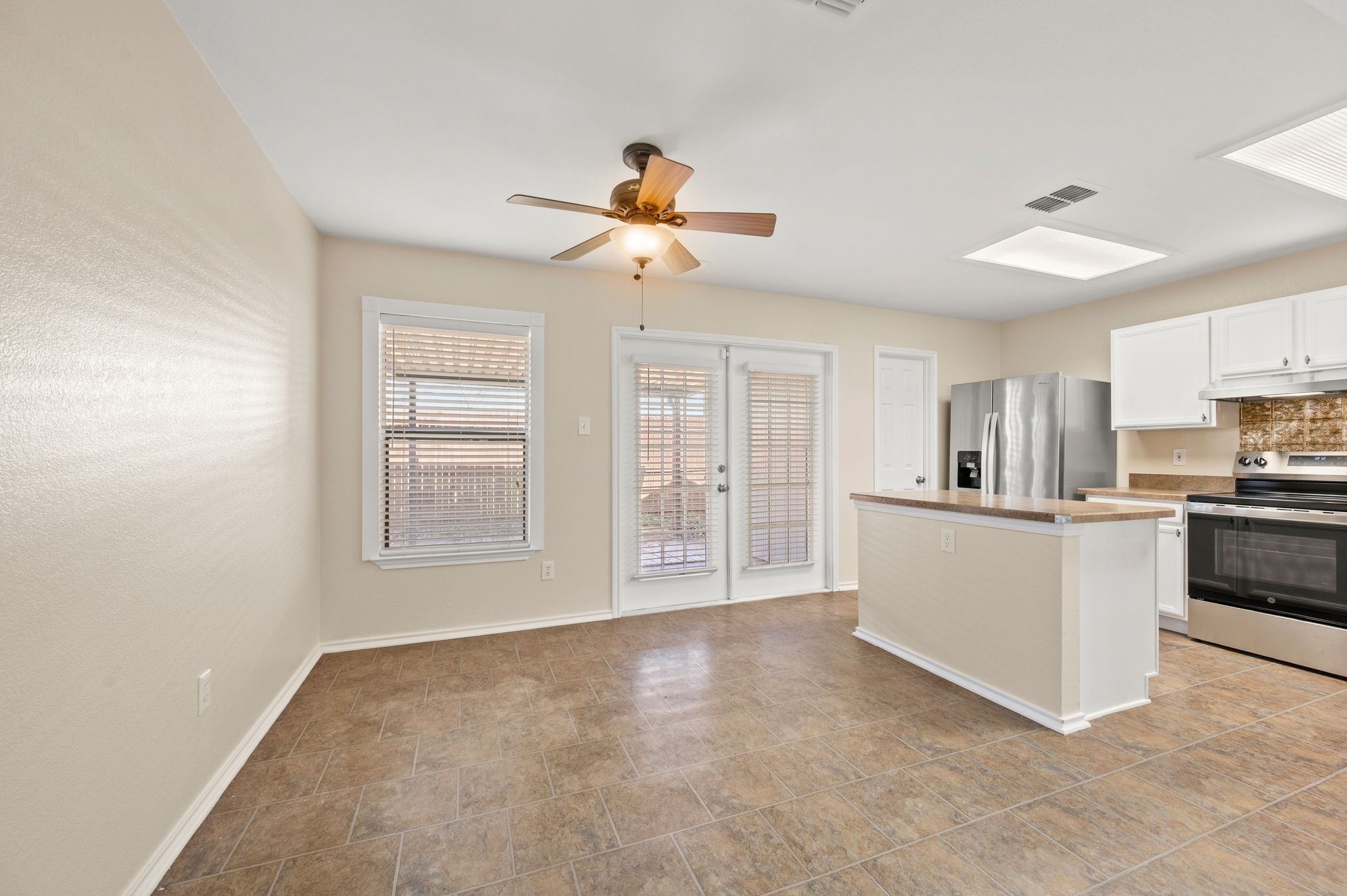 10104 Chapel Glen Terrace Fort Worth TX 76116