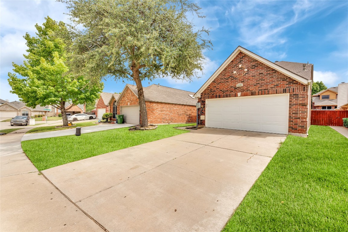 2103 Acosta Lane Lewisville TX 75067