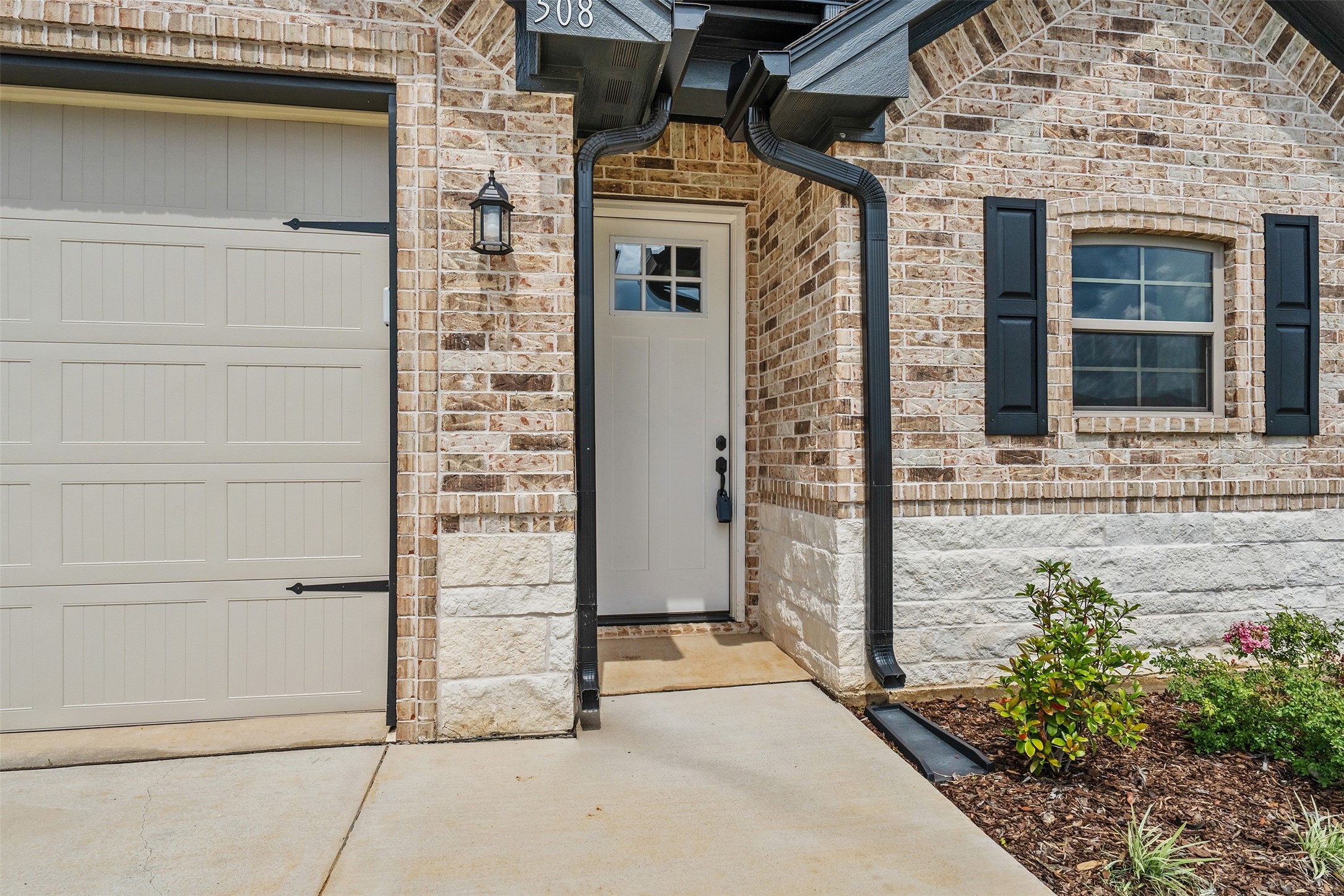 508 Cornerstone Lindale TX 75771