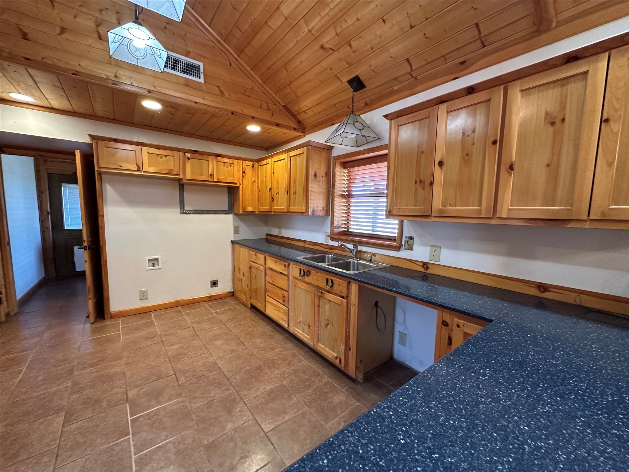 349 Lake Point Comanche TX 76442