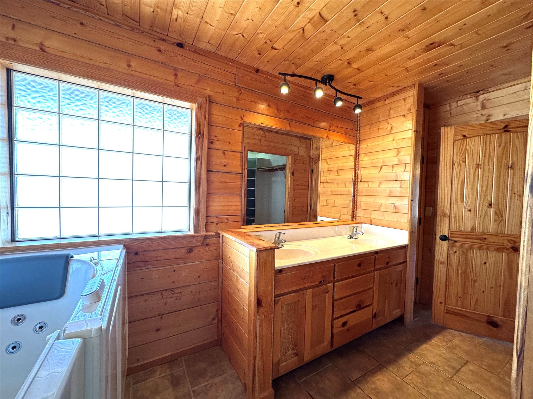 349 Lake Point Comanche TX 76442