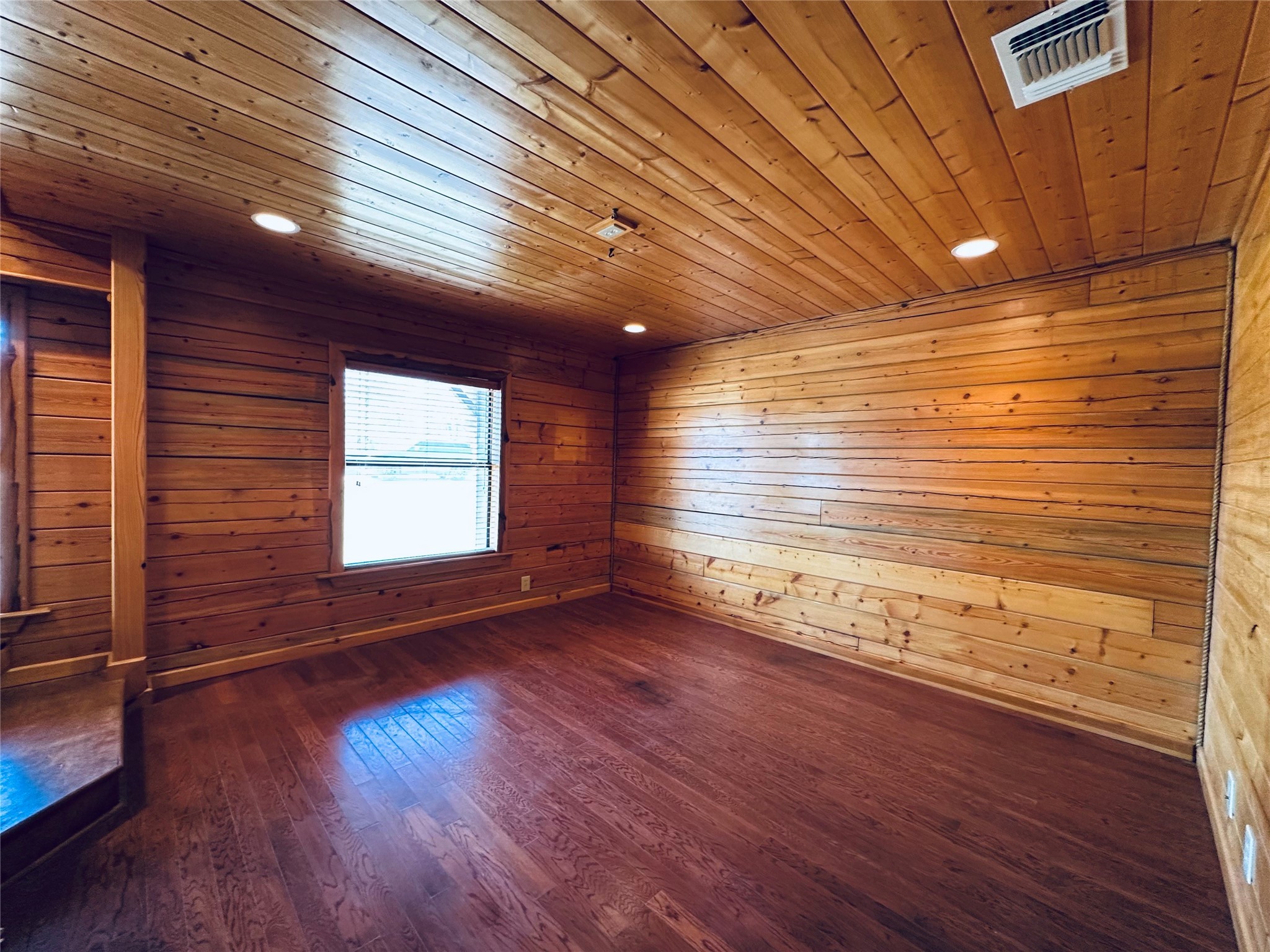 349 Lake Point Comanche TX 76442