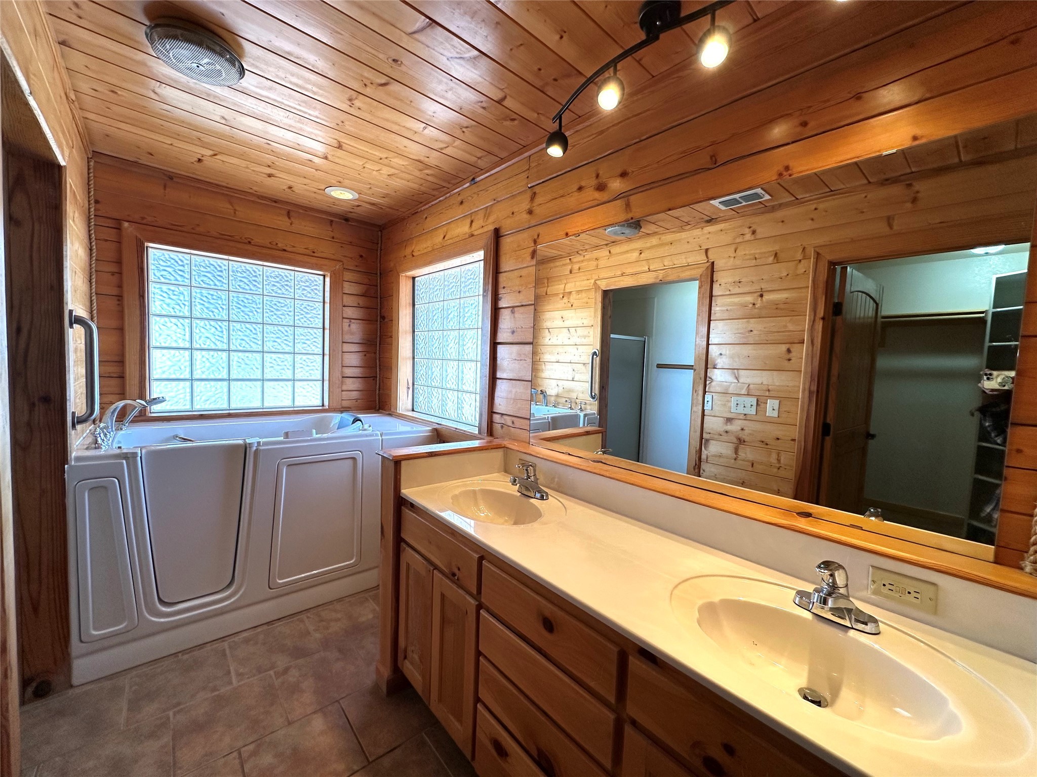 349 Lake Point Comanche TX 76442