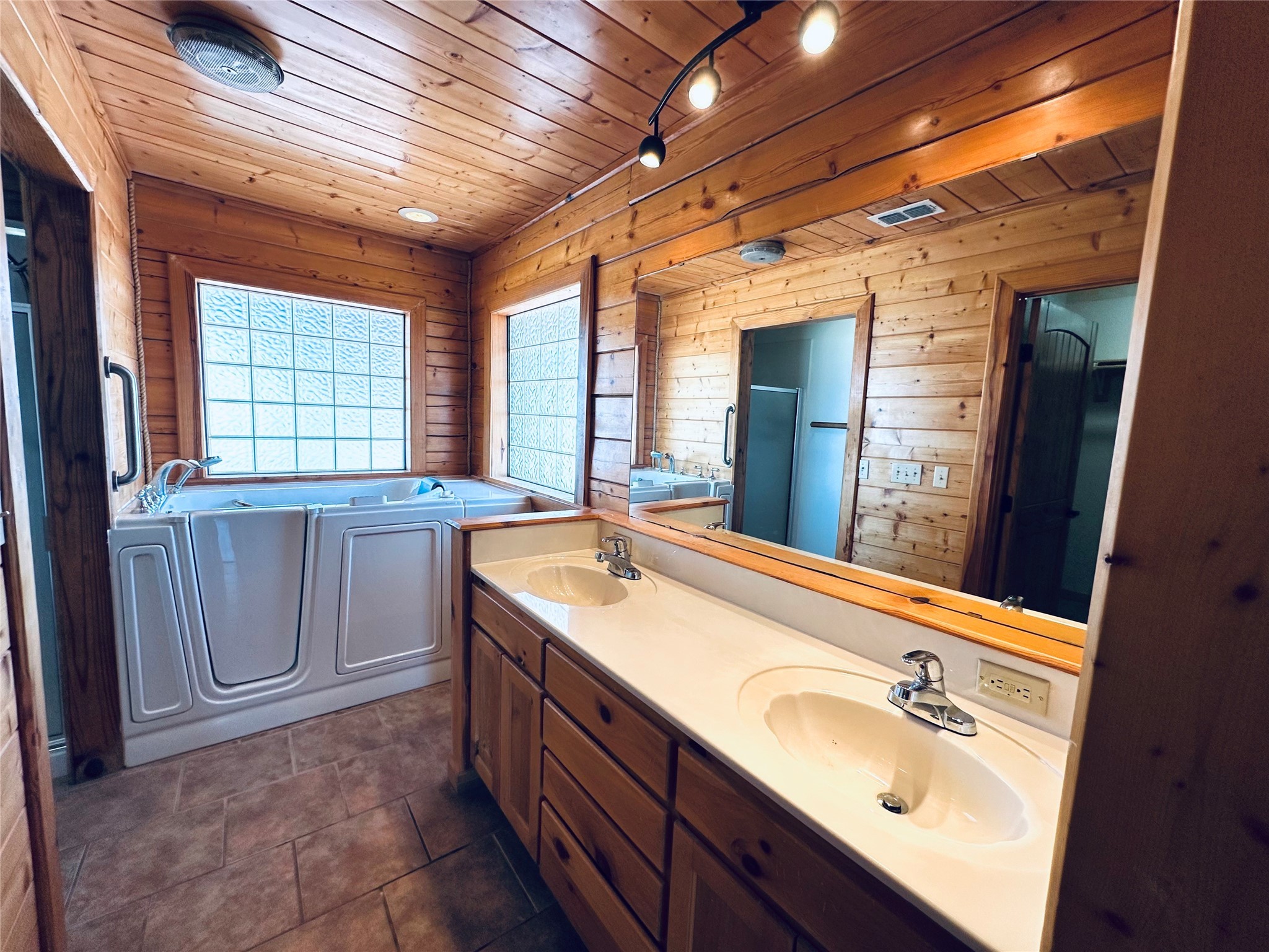 349 Lake Point Comanche TX 76442