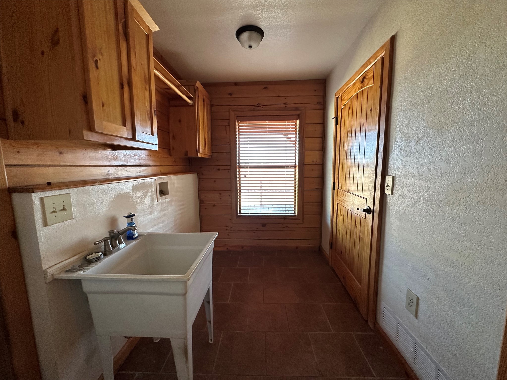 349 Lake Point Comanche TX 76442
