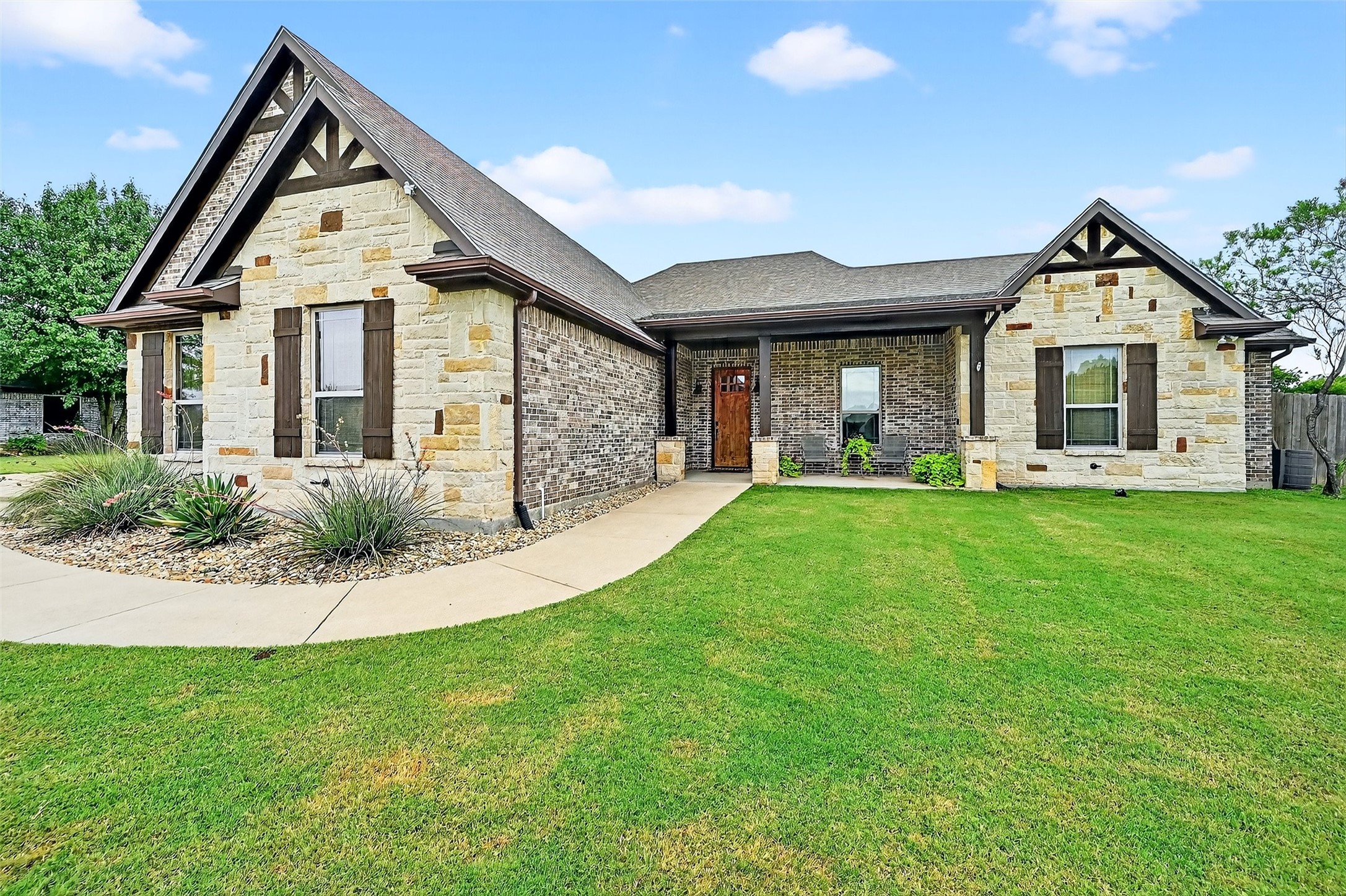 686 Cypress Point Drive Gunter TX 75058