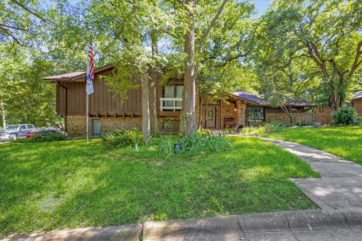 Sherman TX, 8 Vancouver Place