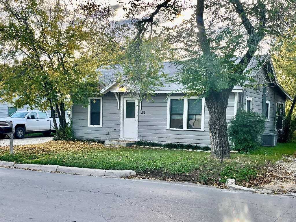 722 W Frey Street Stephenville TX 76401