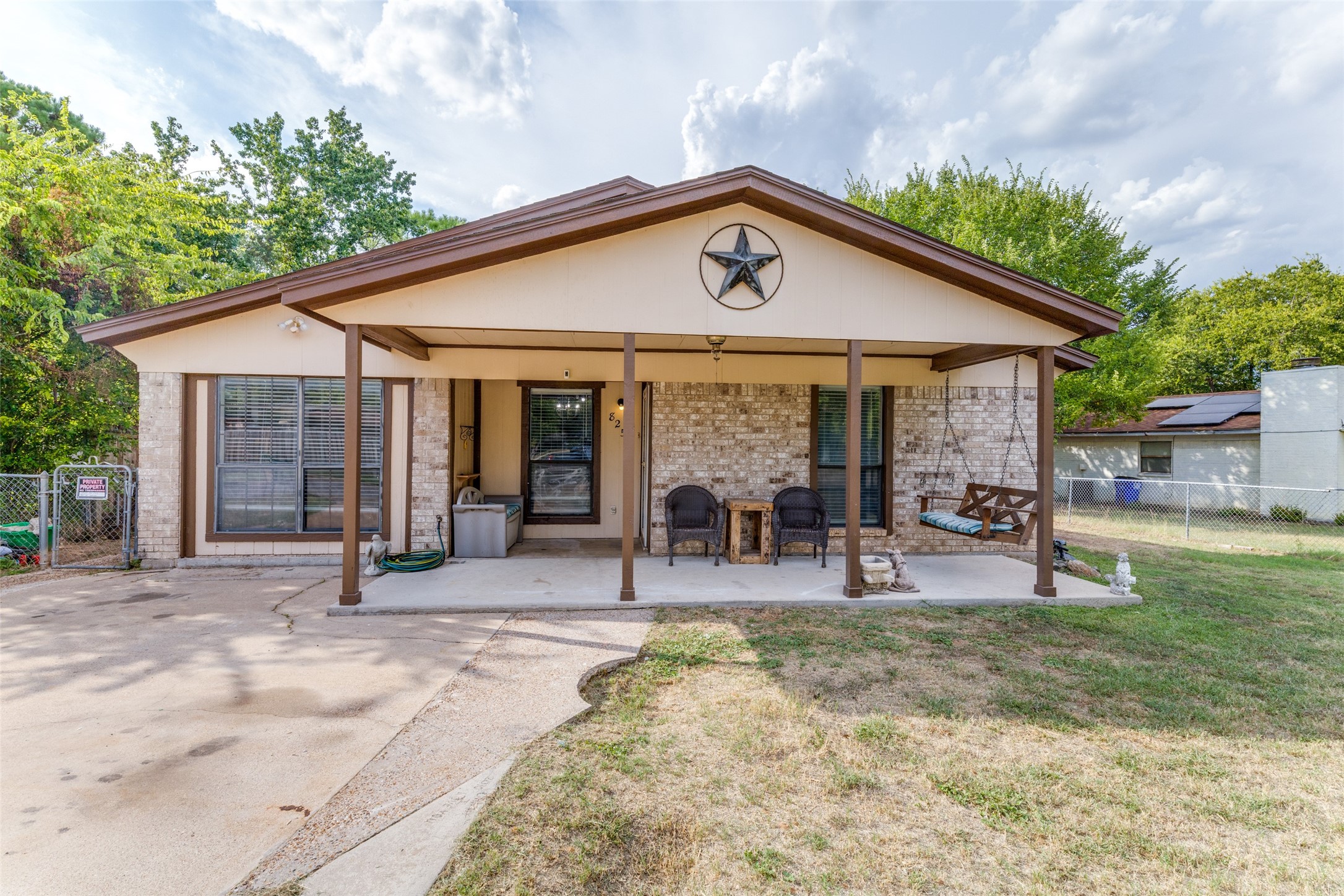 825 Poe Street Azle TX 76020