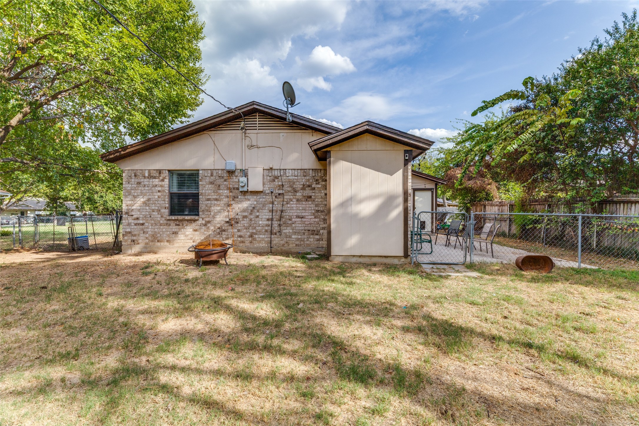 825 Poe Street Azle TX 76020
