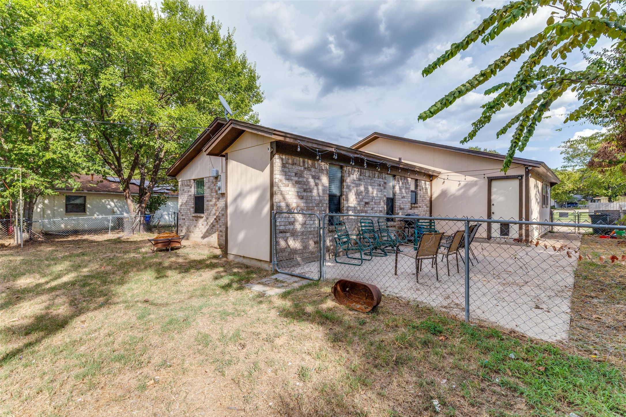 825 Poe Street Azle TX 76020