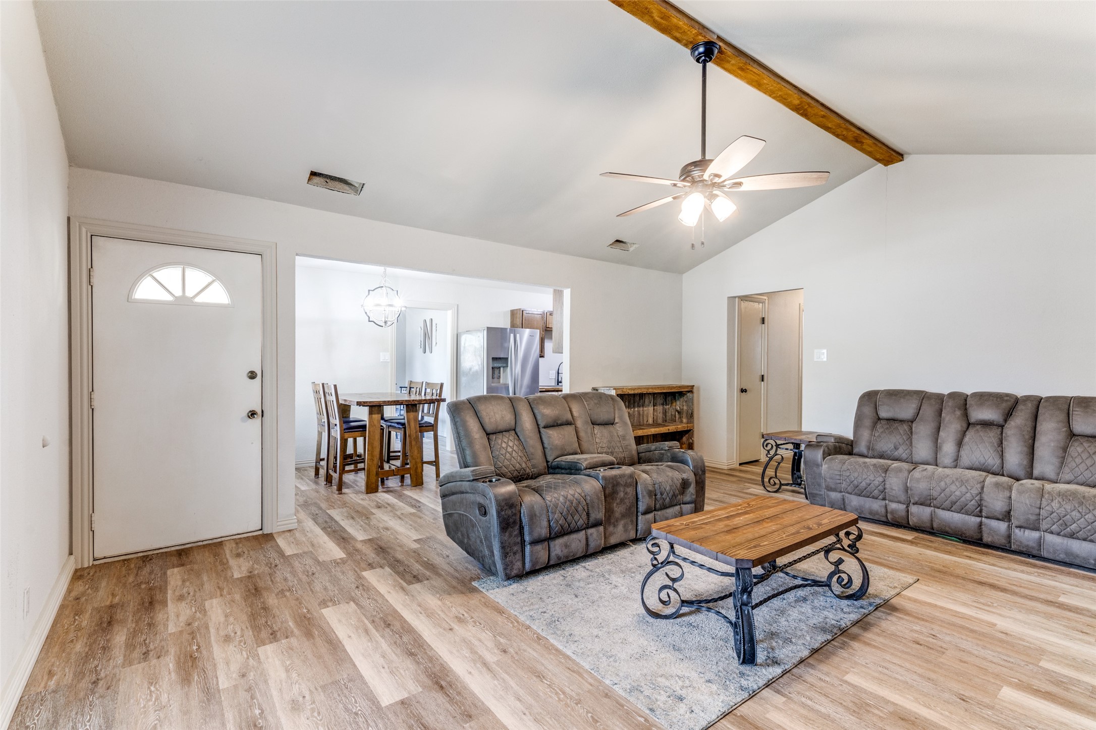 825 Poe Street Azle TX 76020