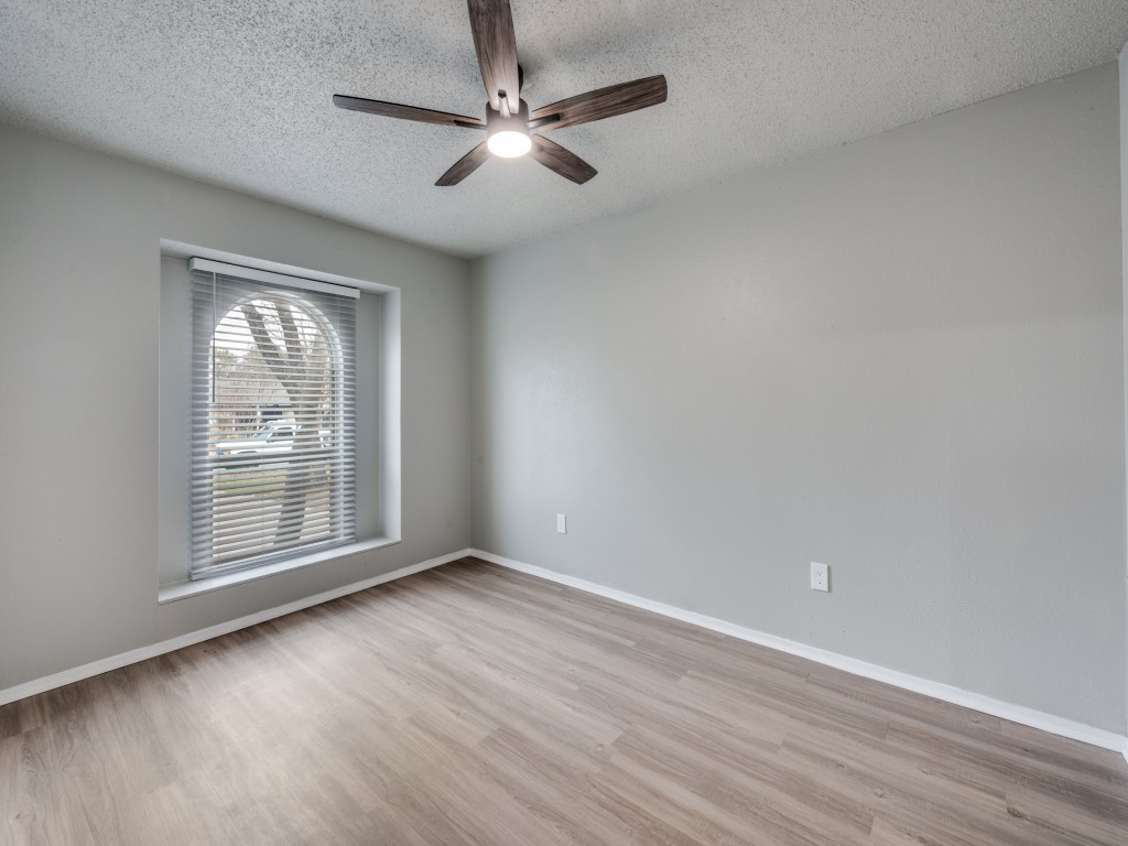 5402 Holly Trail Arlington TX 76016