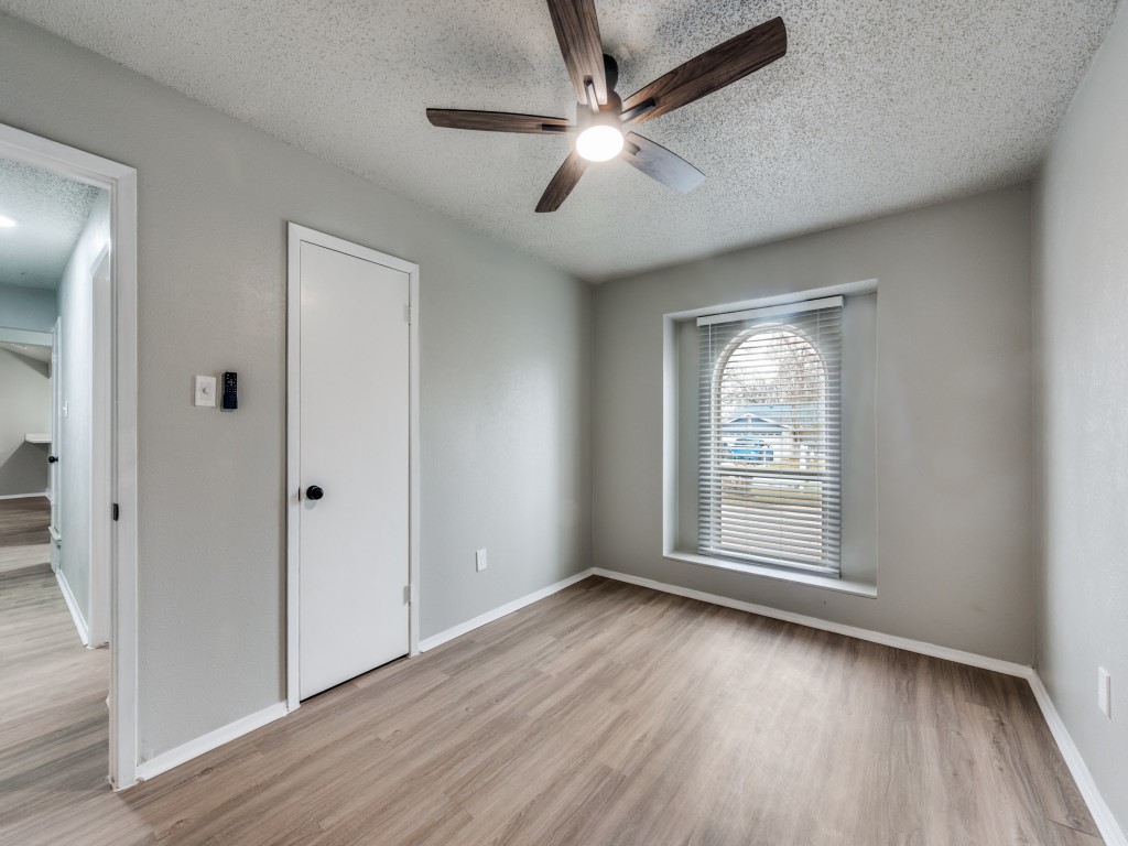 5402 Holly Trail Arlington TX 76016