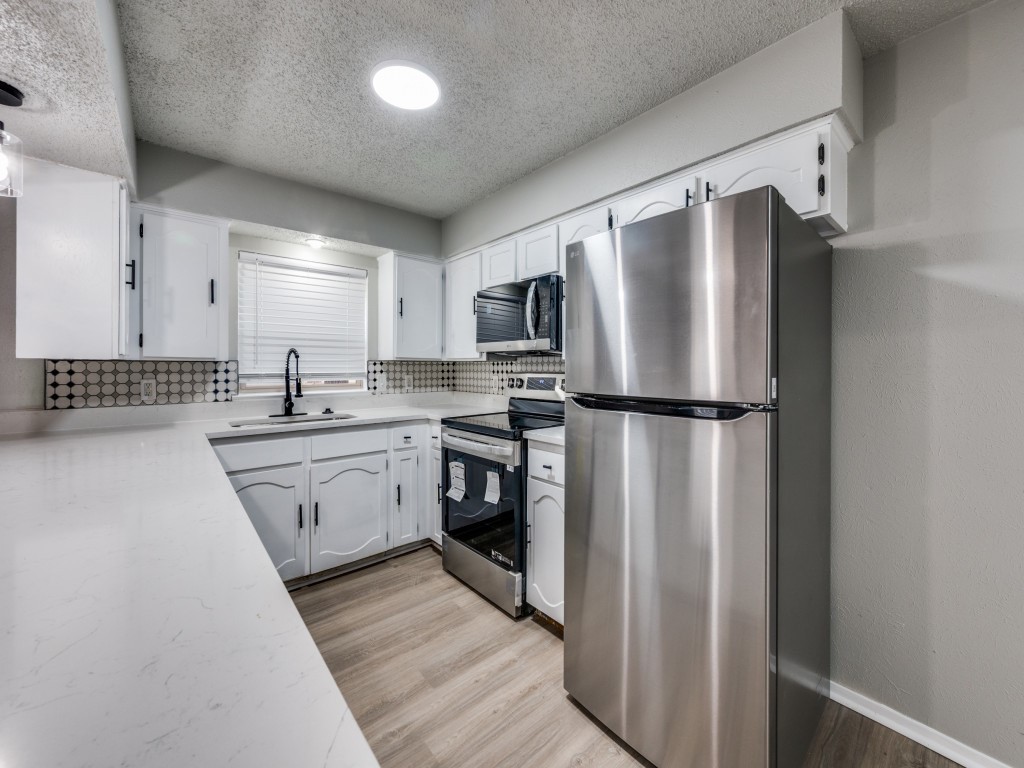 5402 Holly Trail Arlington TX 76016