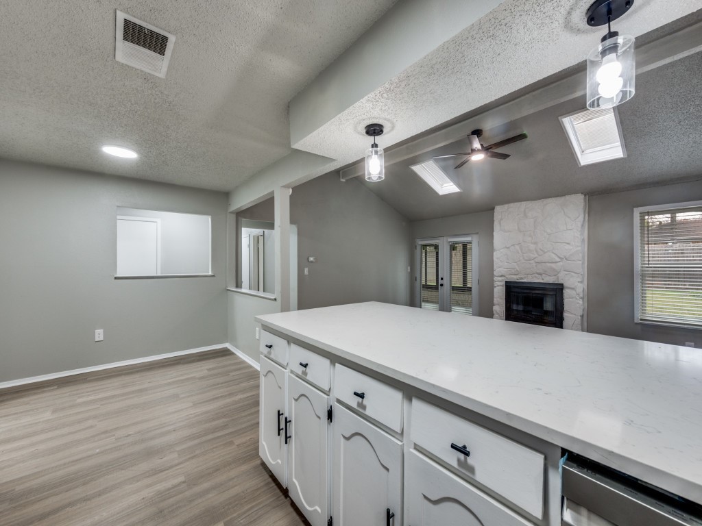 5402 Holly Trail Arlington TX 76016