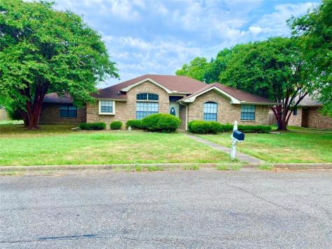 602 Mockingbird Street Bonham TX 75418
