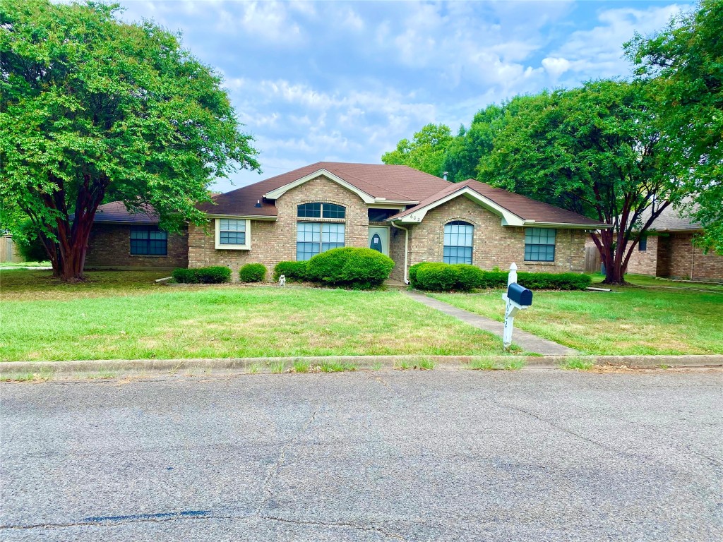 602 Mockingbird Street Bonham TX 75418