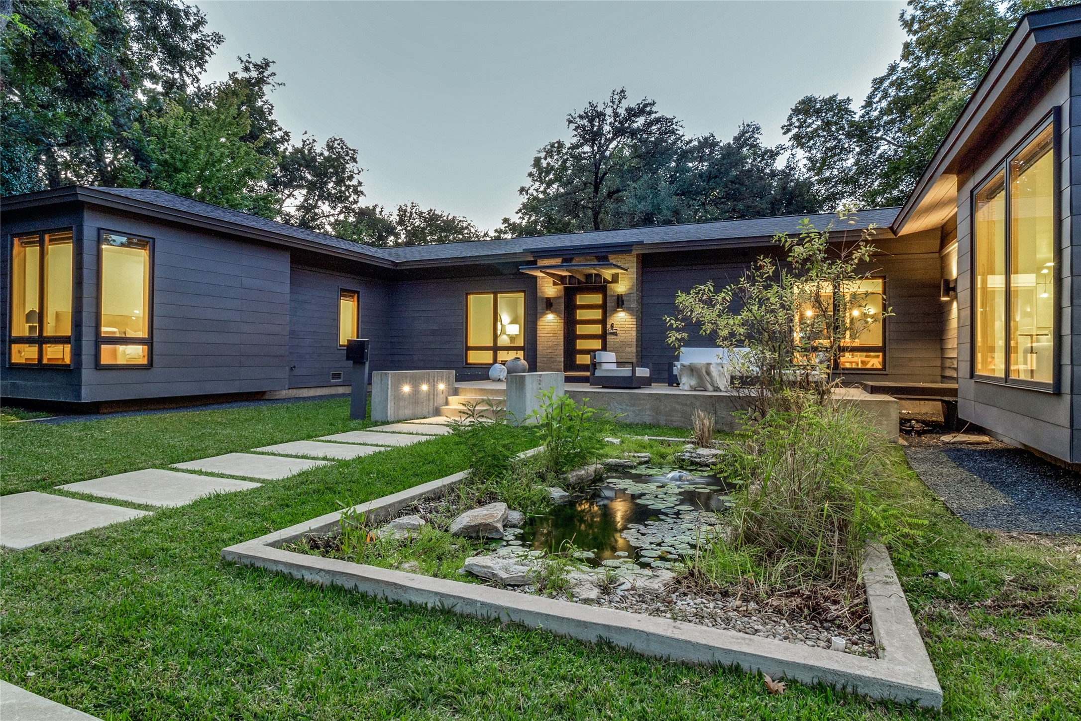 Dallas TX, 8335 San Benito Way