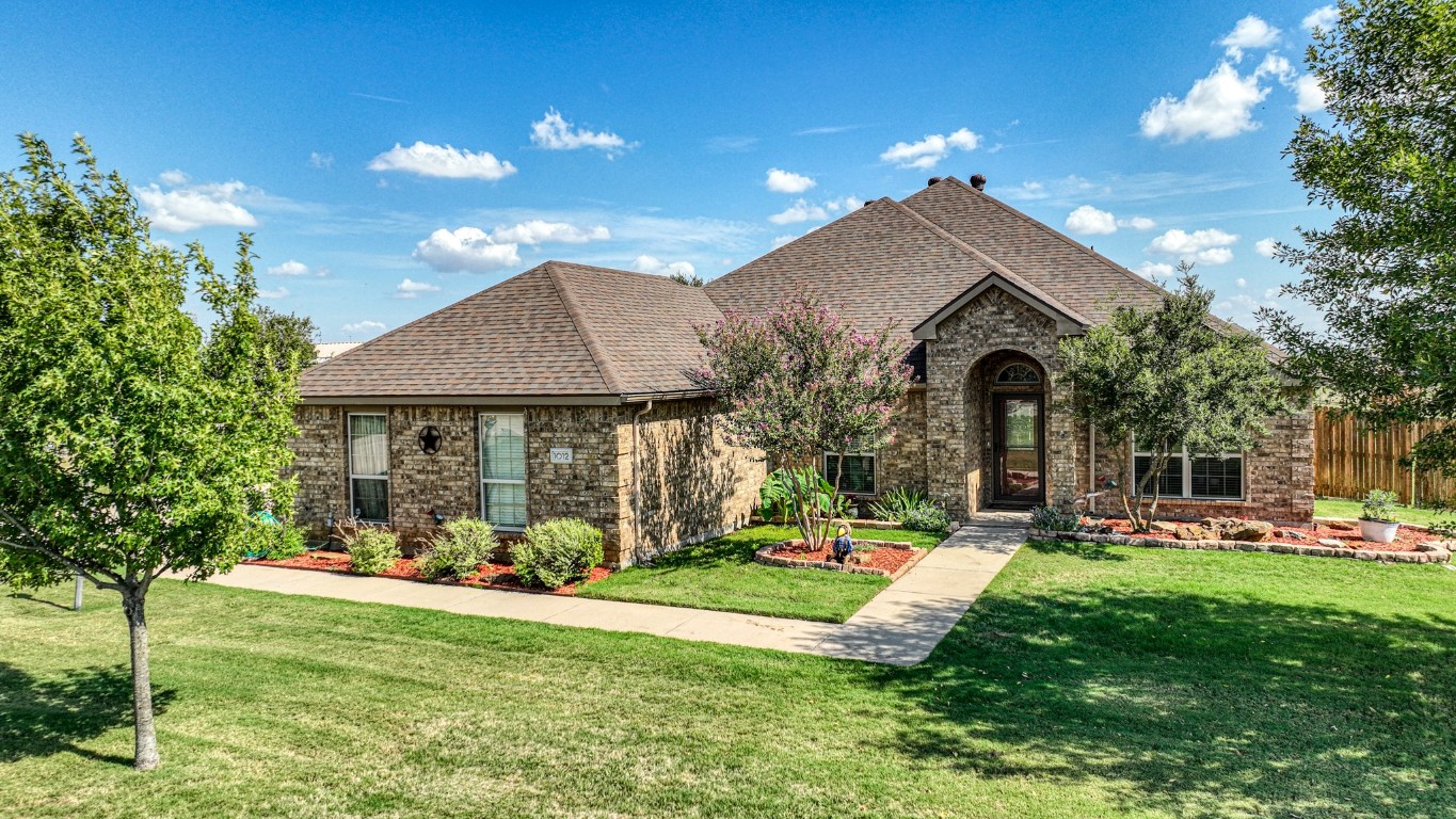1012 Macadamia Street Venus TX 76084
