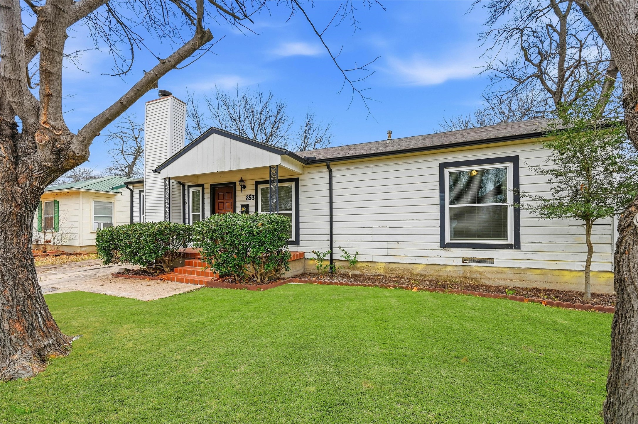 853 Nash Street Garland TX 75040