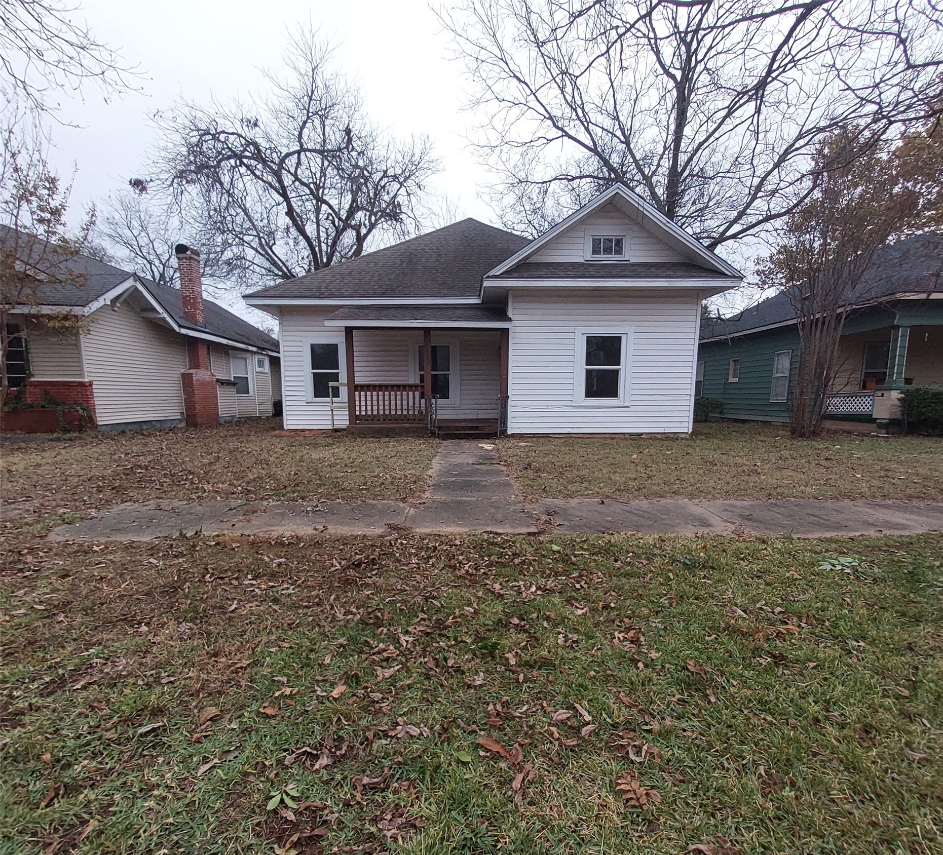 1328 W Woodard Street Denison TX 75020