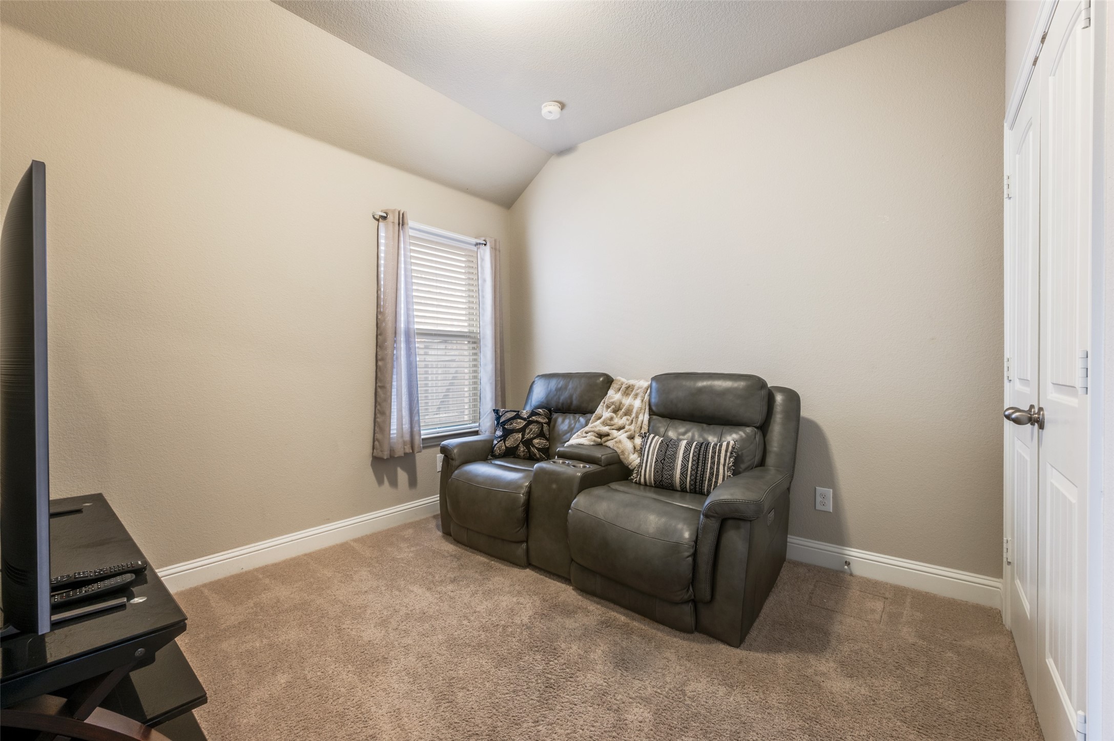 1904 Alton Way Aubrey TX 76227