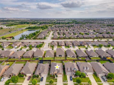 1904 Alton Way Aubrey TX 76227