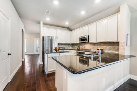 1904 Alton Way Aubrey TX 76227