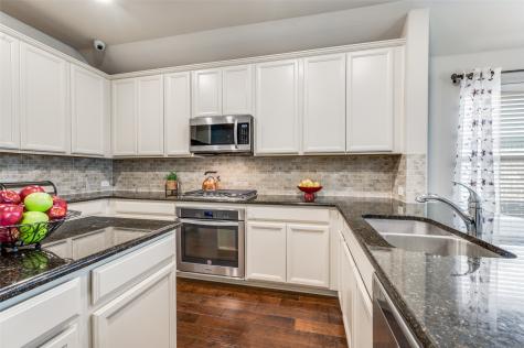1904 Alton Way Aubrey TX 76227