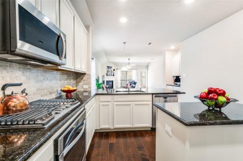 1904 Alton Way Aubrey TX 76227