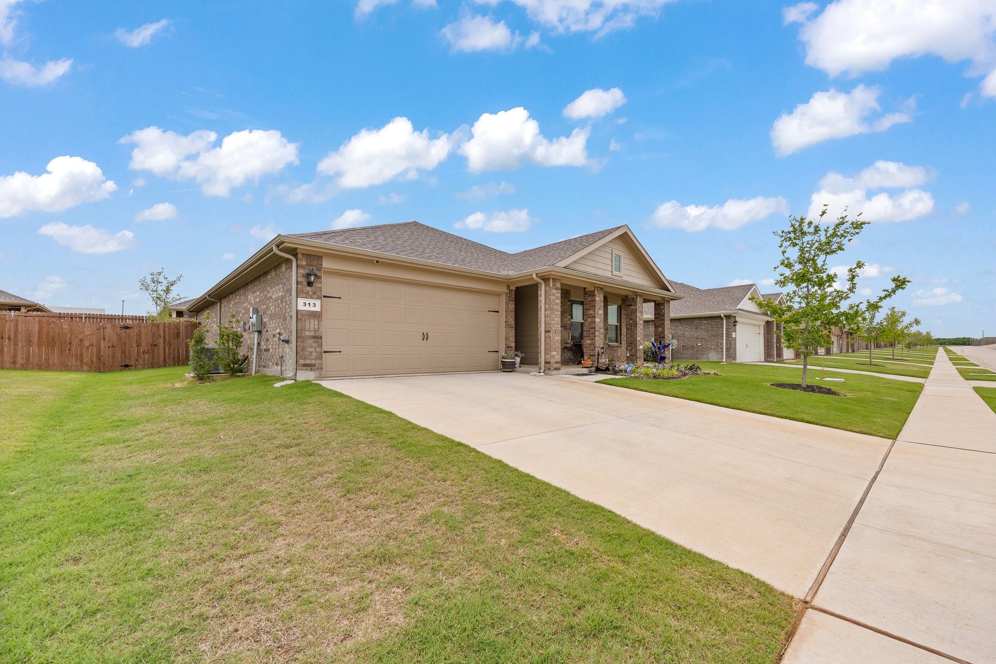 313 Crestridge Drive N Cleburne TX 76033