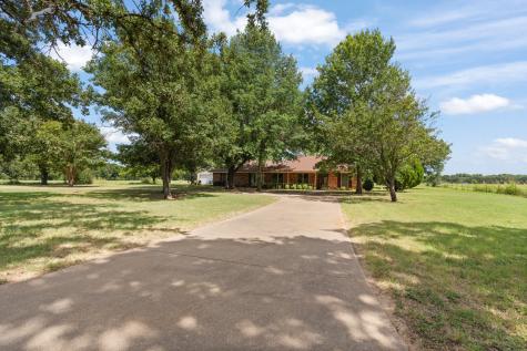 6140 County Road 402 Grandview TX 76050