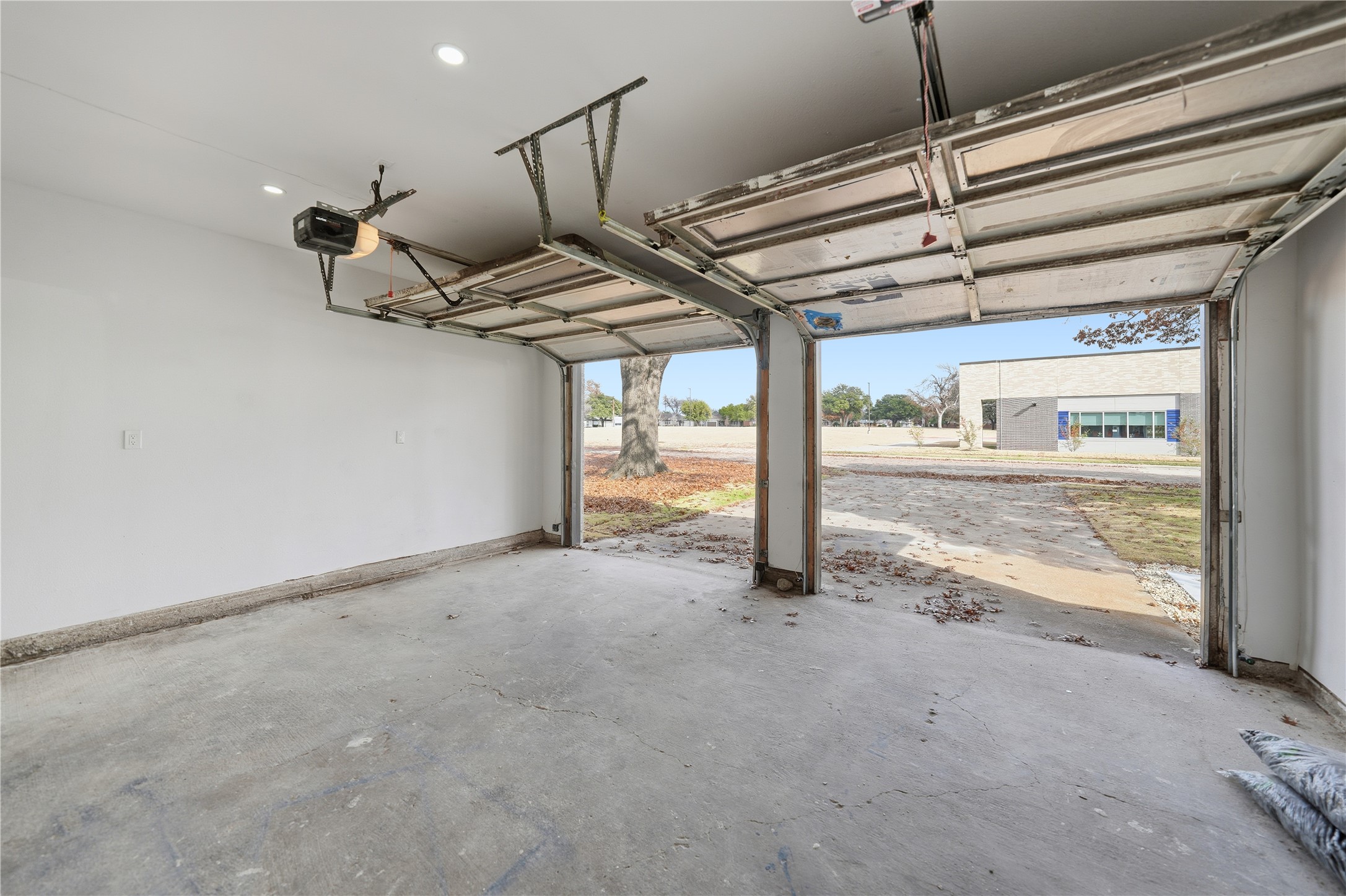 11743 Neering Drive Dallas TX 75218