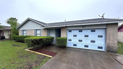 2217 Quail Hollow Drive Grand Prairie TX 75051